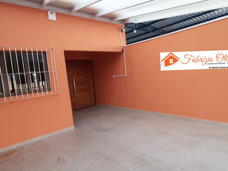 Casa Térrea ( ALUGADA )com três dormitórios, dois banheiros 