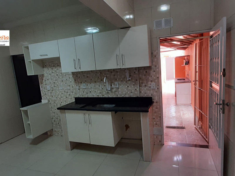 Casa Térrea ( ALUGADA )com três dormitórios, dois banheiros 