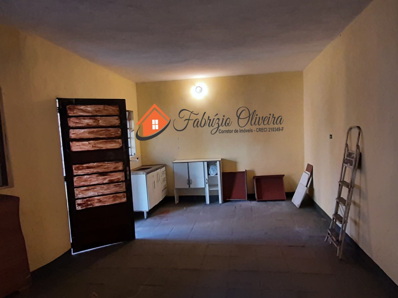 Casa com três dormitórios, duas Edicula