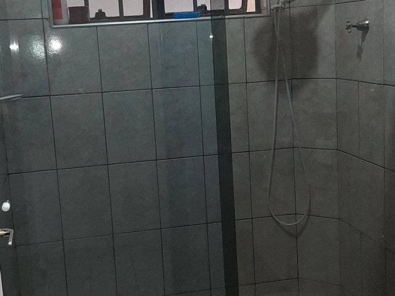 Sobrado com quatro dormitórios, três banheiros