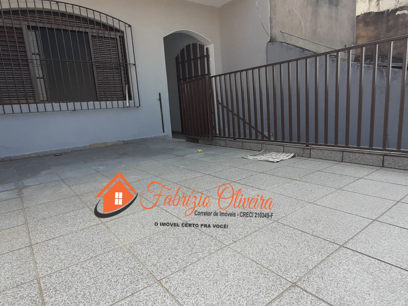 Aluga um sobrado dois dormitórios, duas cozinhas, dois banheiros ( ALUGADO)