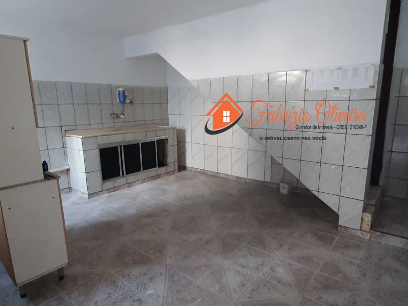 Aluga um sobrado dois dormitórios, duas cozinhas, dois banheiros ( ALUGADO)