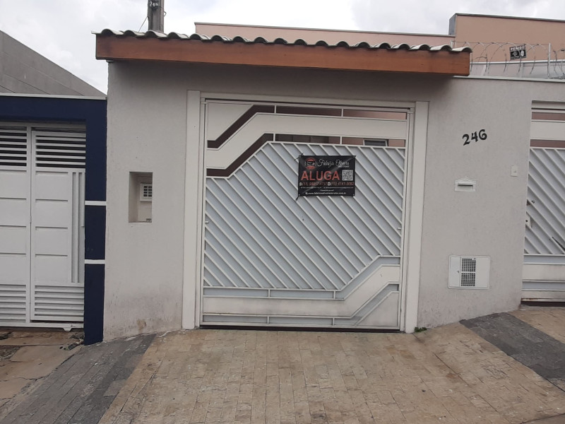 Aluga casa no centro de Sorocaba com dois dormitórios e duas suítes (ALUGADA)