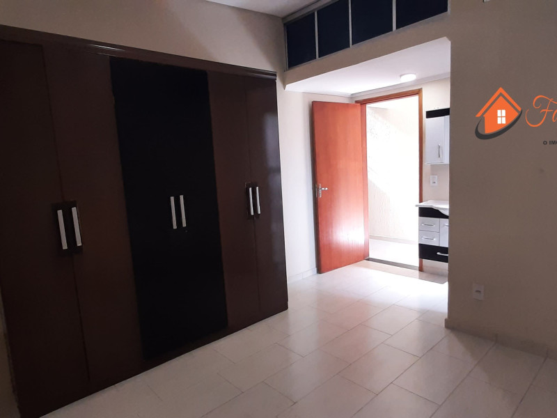 Aluga casa no centro de Sorocaba com dois dormitórios e duas suítes (ALUGADA)
