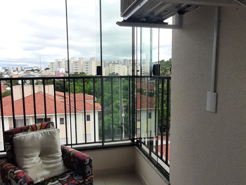 Vende Apartamento com três dormitórios sendo um suíte