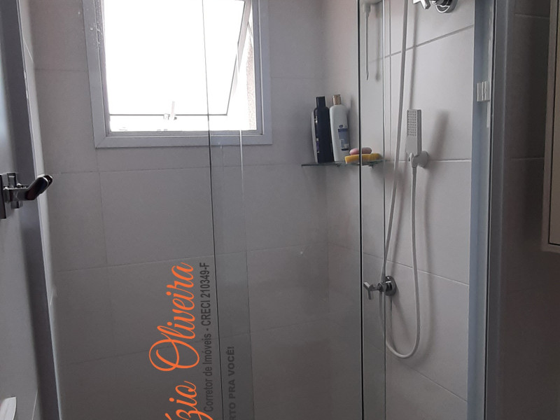 Vende Apartamento com três dormitórios sendo um suíte