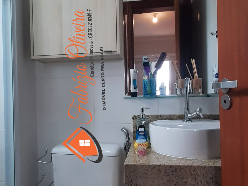 Vende Apartamento com três dormitórios sendo um suíte