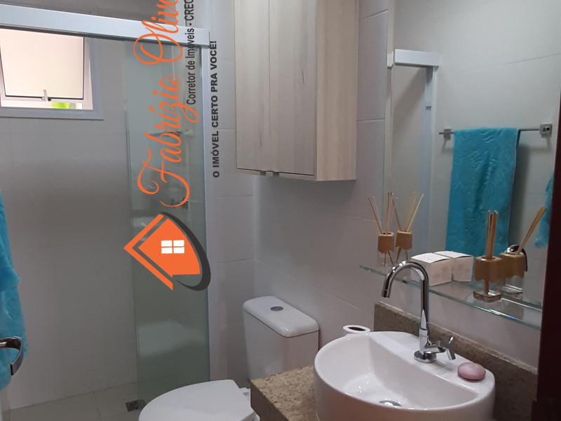 Vende Apartamento com três dormitórios sendo um suíte
